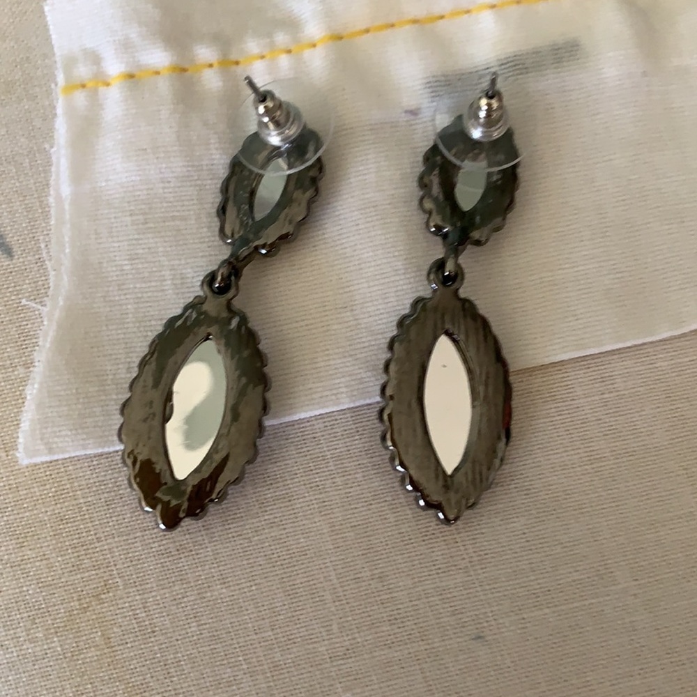 🌸 Monet Jewelry Drop Earrings🌸 - Picture 7 of 7
